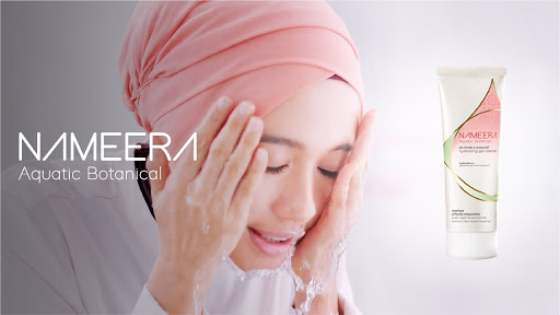 Cara Membersihkan wajah Cara Membersihkan wajah