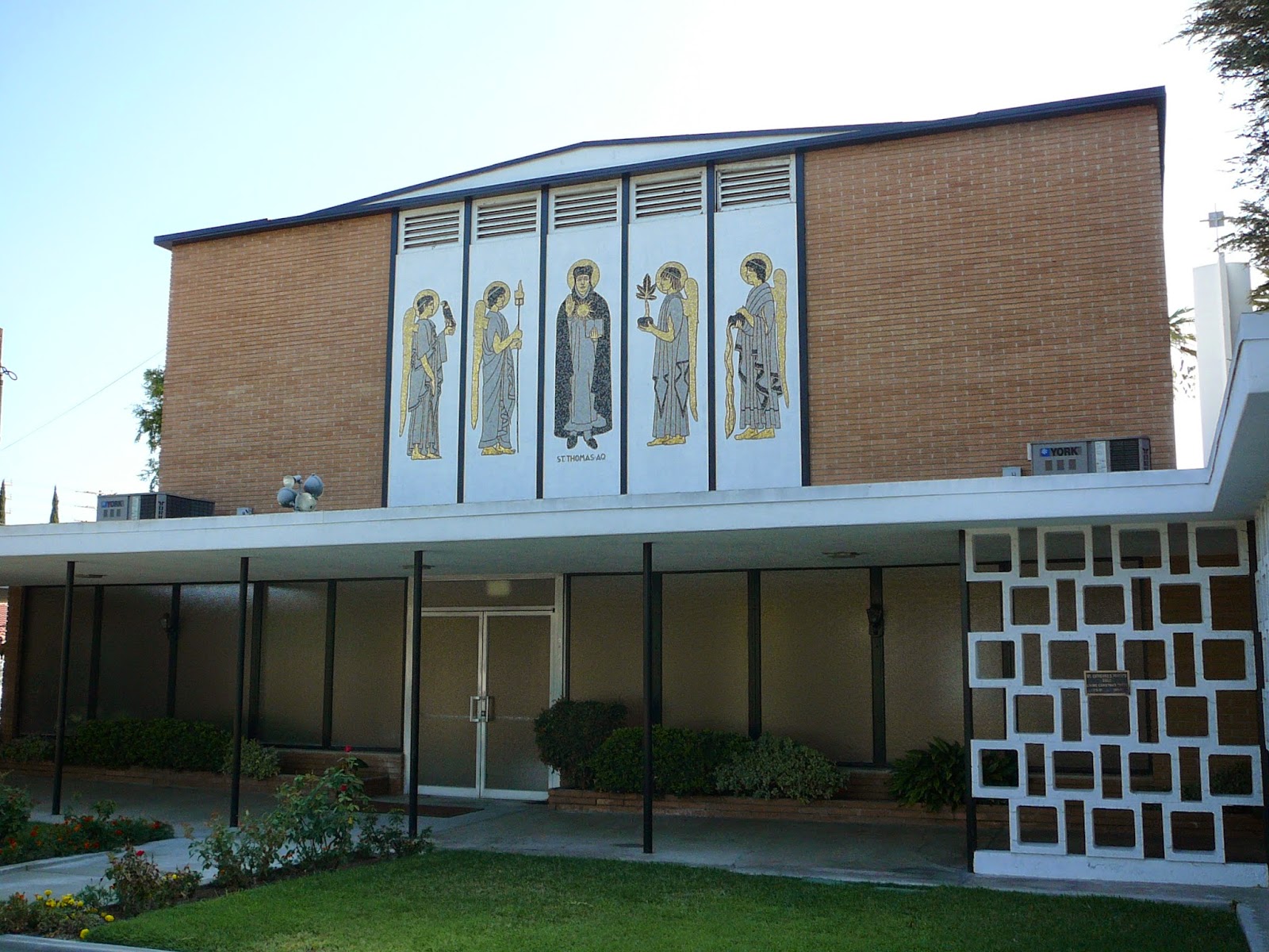 Orange County Structure Anaheim's St. Thomas Aquinas Chapel Offers