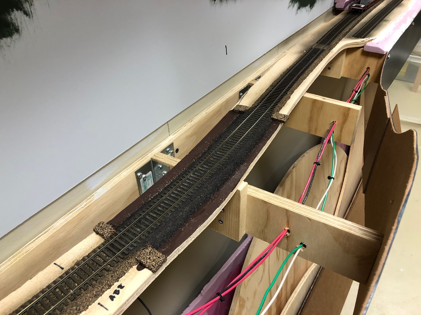 Cascade Sub Tunnel 22 Liners Model Railroad Hobbyist magazine