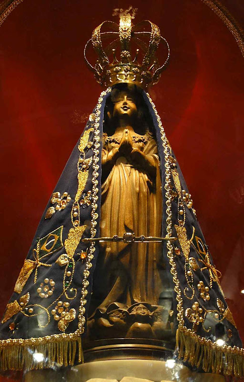 Nossa Senhora Aparecida, réplica na Basílica velha