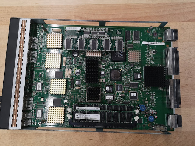 Inside the DS6800 controller