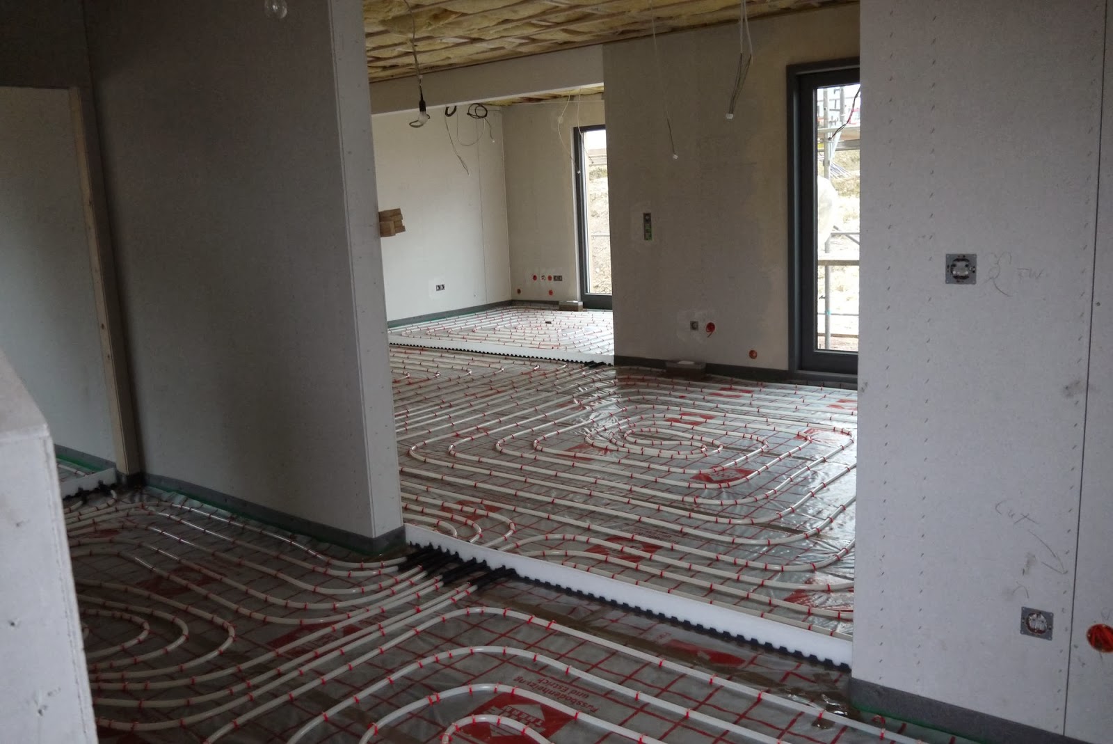 Ein Meisterstück Haus für M+A+D+E: Fußbodenheizung fertig