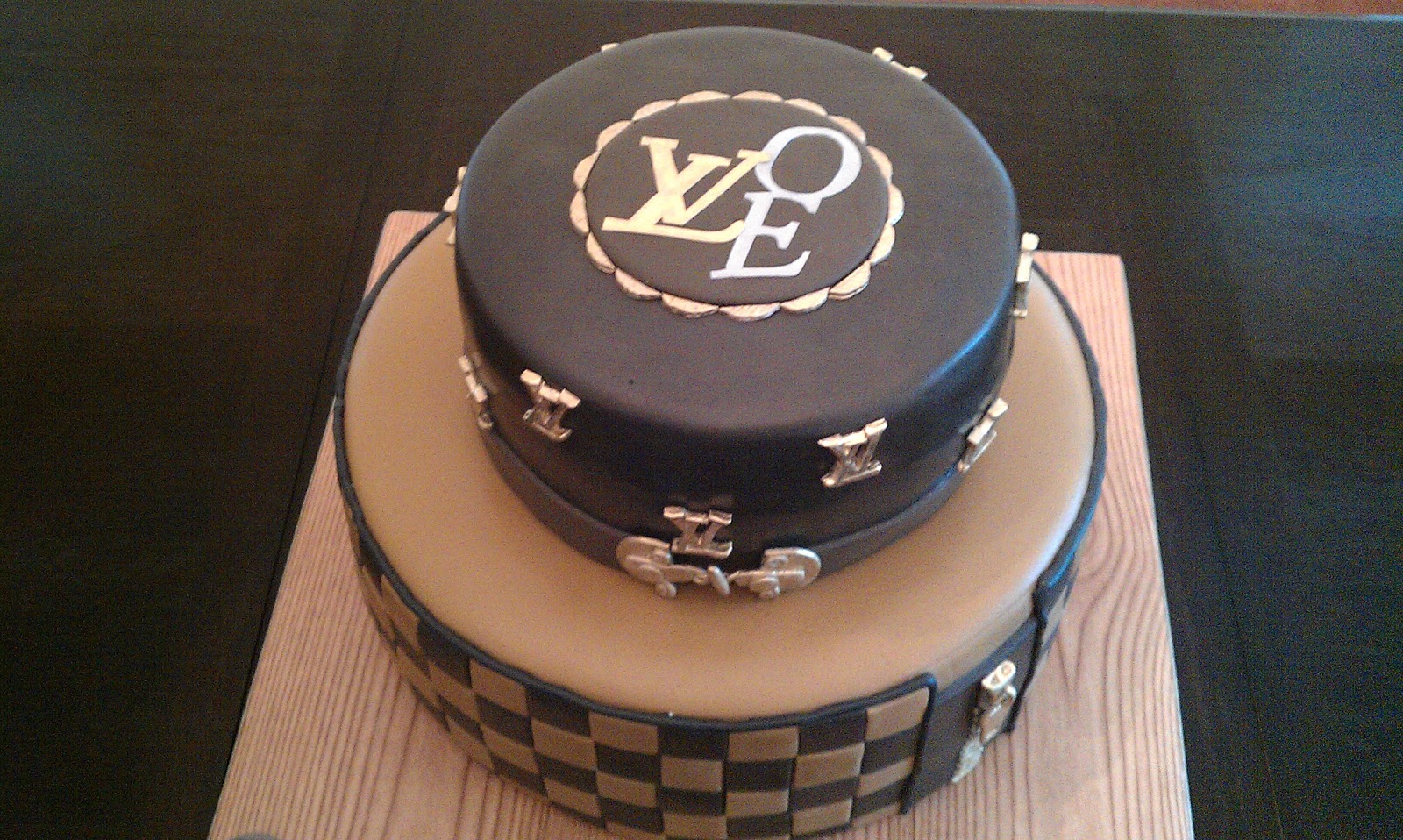 O'Creme Louis Vuitton Cake Decorating Stencil | ocreme