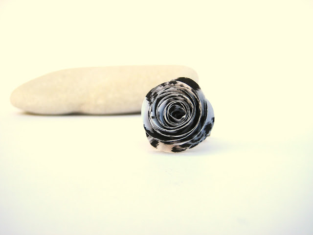 paper-flower-ring