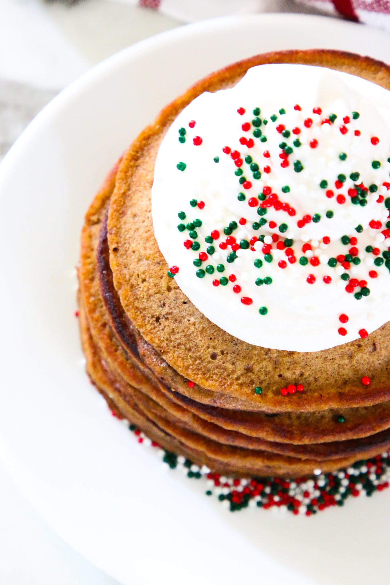 Gingerbread pancakes. Gingerbread pancakes recipe. Gingerbread pancakes from cake mix. Gingerbread pancakes without molasses. Pancake recipe. Gingerbread pancakes healthy. Gingerbread man pancakes. Gingerbread pancakes vegan. Gingerbread pancakes with lemon sauce. Fresh ginger pancakes. #holiday #christmas #breakfast #pancakes #gingerbread