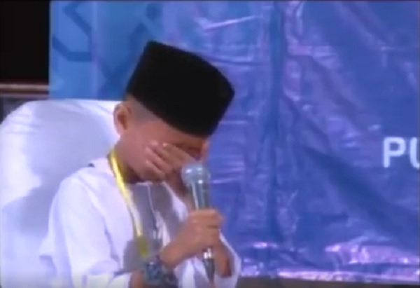 menangis merenungi ayat baca quran