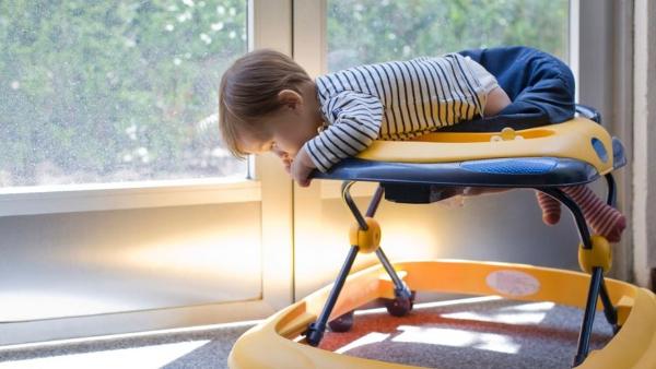 Pikirkan Ulang Sebelum Memakai Baby Walker Untuk Anak, 5 Bahaya Ini Bisa Mengintai Pikirkan Ulang Sebelum Memakai Baby Walker Untuk Anak, 5 Bahaya Ini Bisa Mengintai