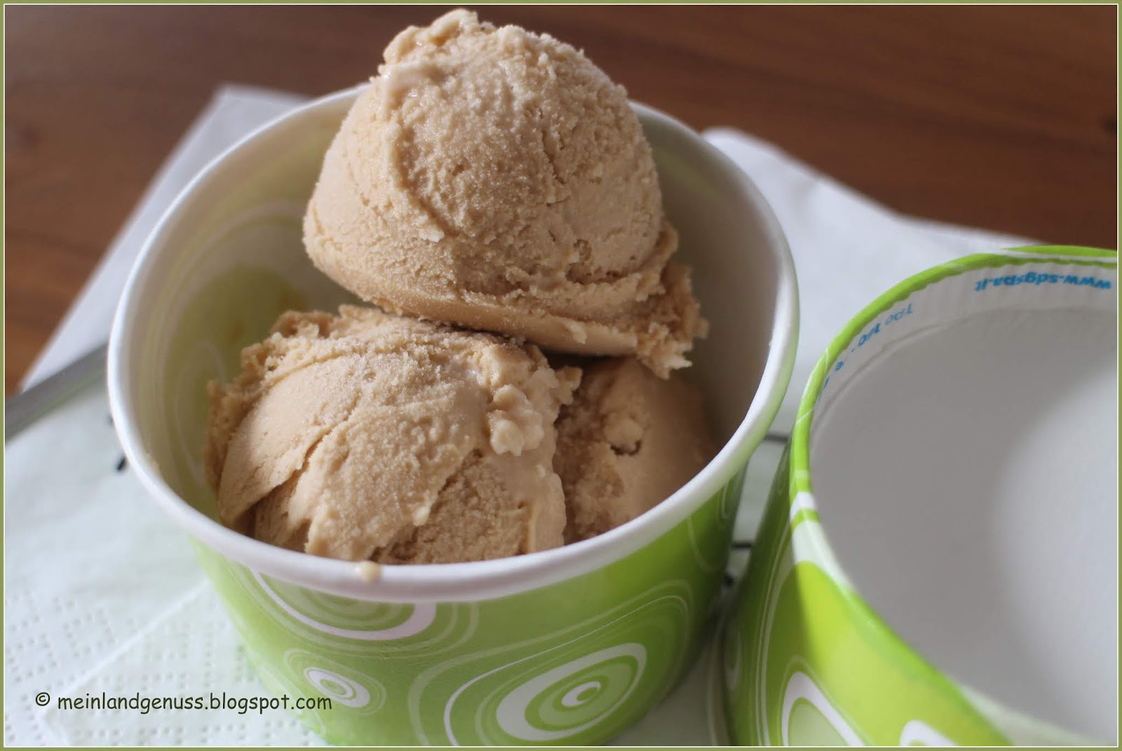 mein Land und Gartengenuss : Lakritz-Sahne-Eis