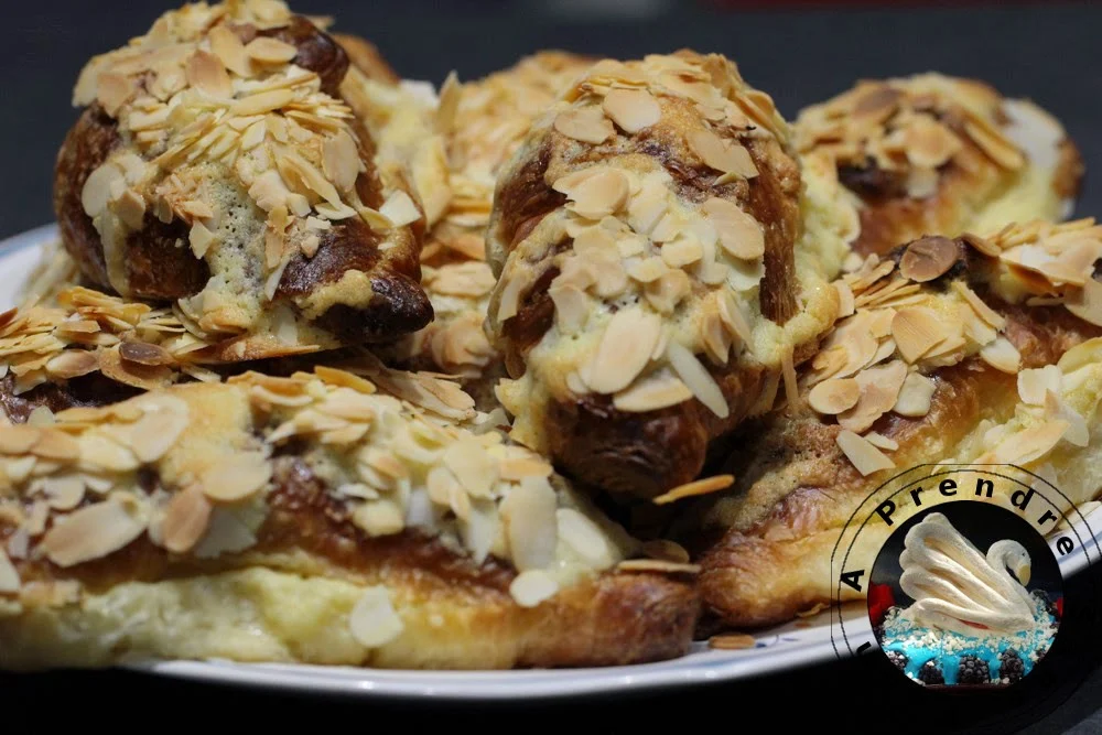 Croissants aux amandes (pas à pas en photos)