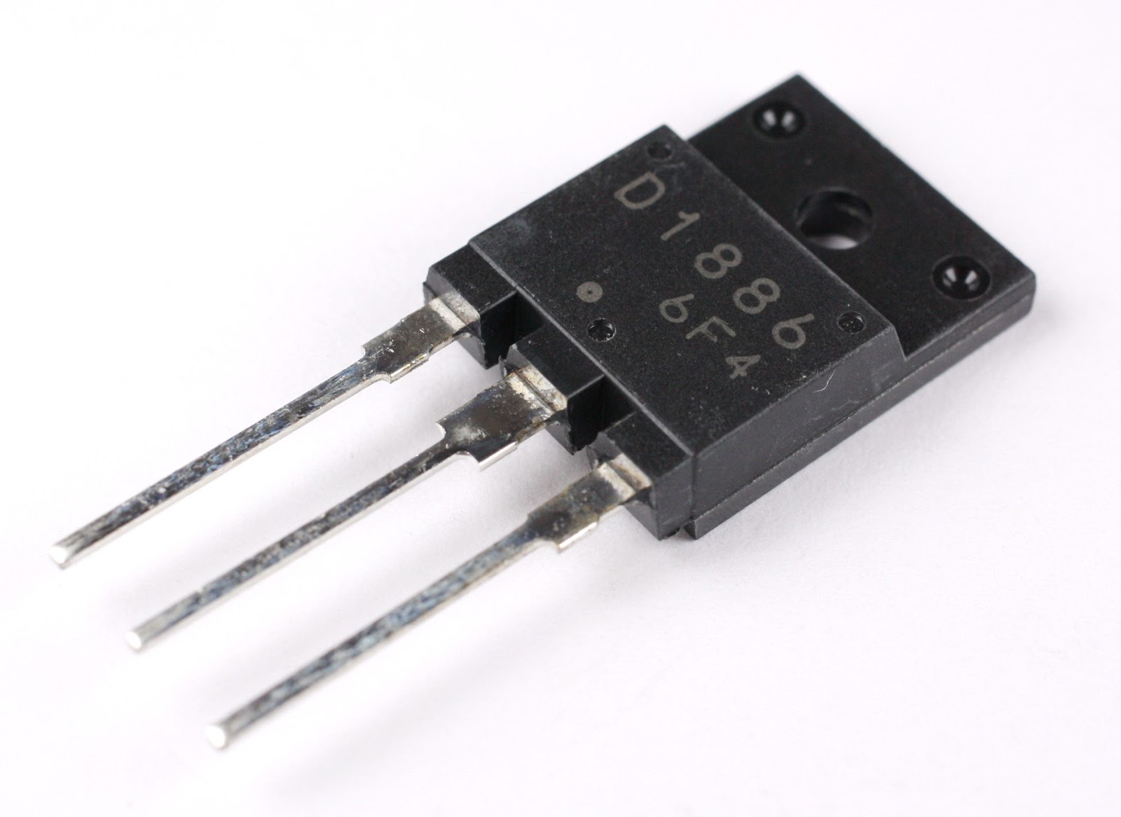 Https c1886 c 3072. 2sc5200 транзистор. 2sd1209k. 2sd1886 транзистор характеристики. 2sc5200 и sd1047.