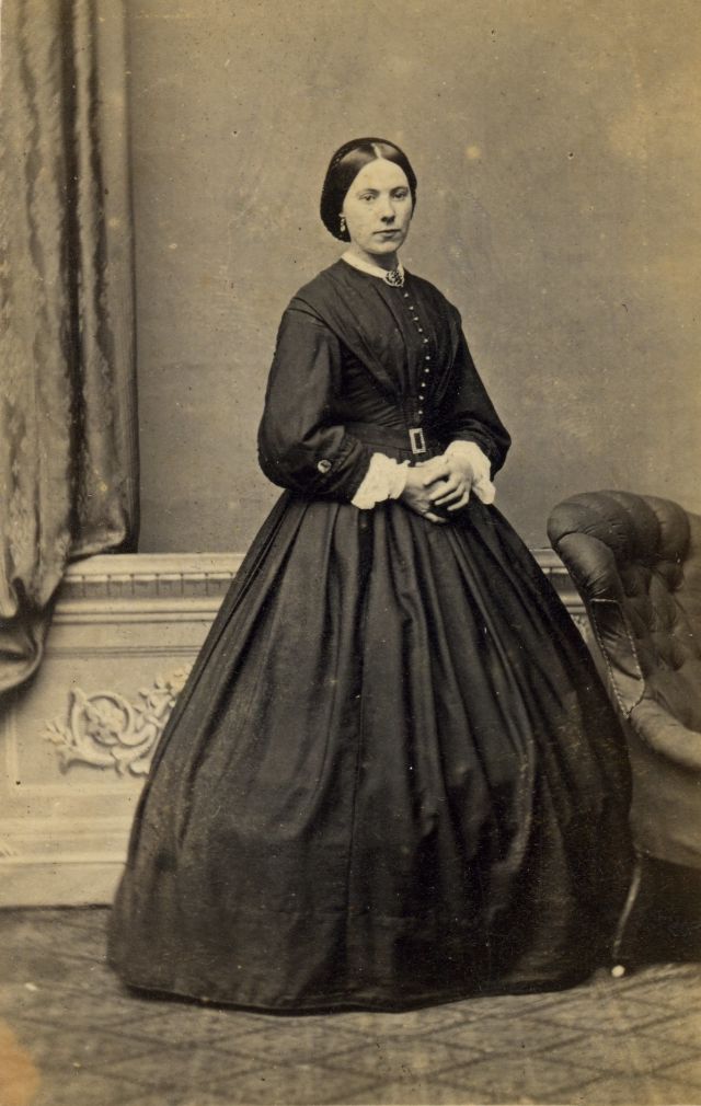 40 Amazing Photos Of Victorian Ladies In Evening Gowns