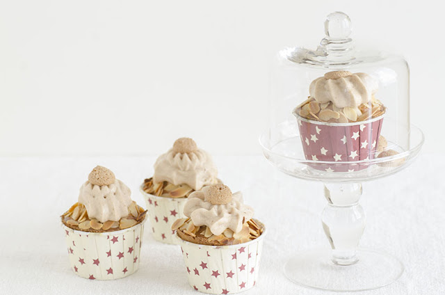 Cupcakes all'amaretto e mousse di mandorle