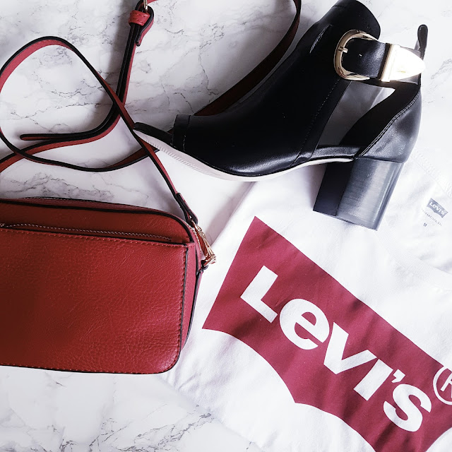 Flat Lay Leanne Marie Blog