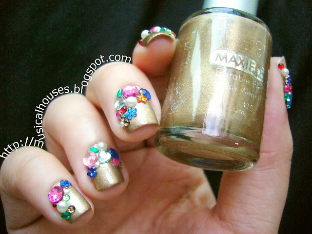 EDC Nail Art Gold Flowers - wide 9