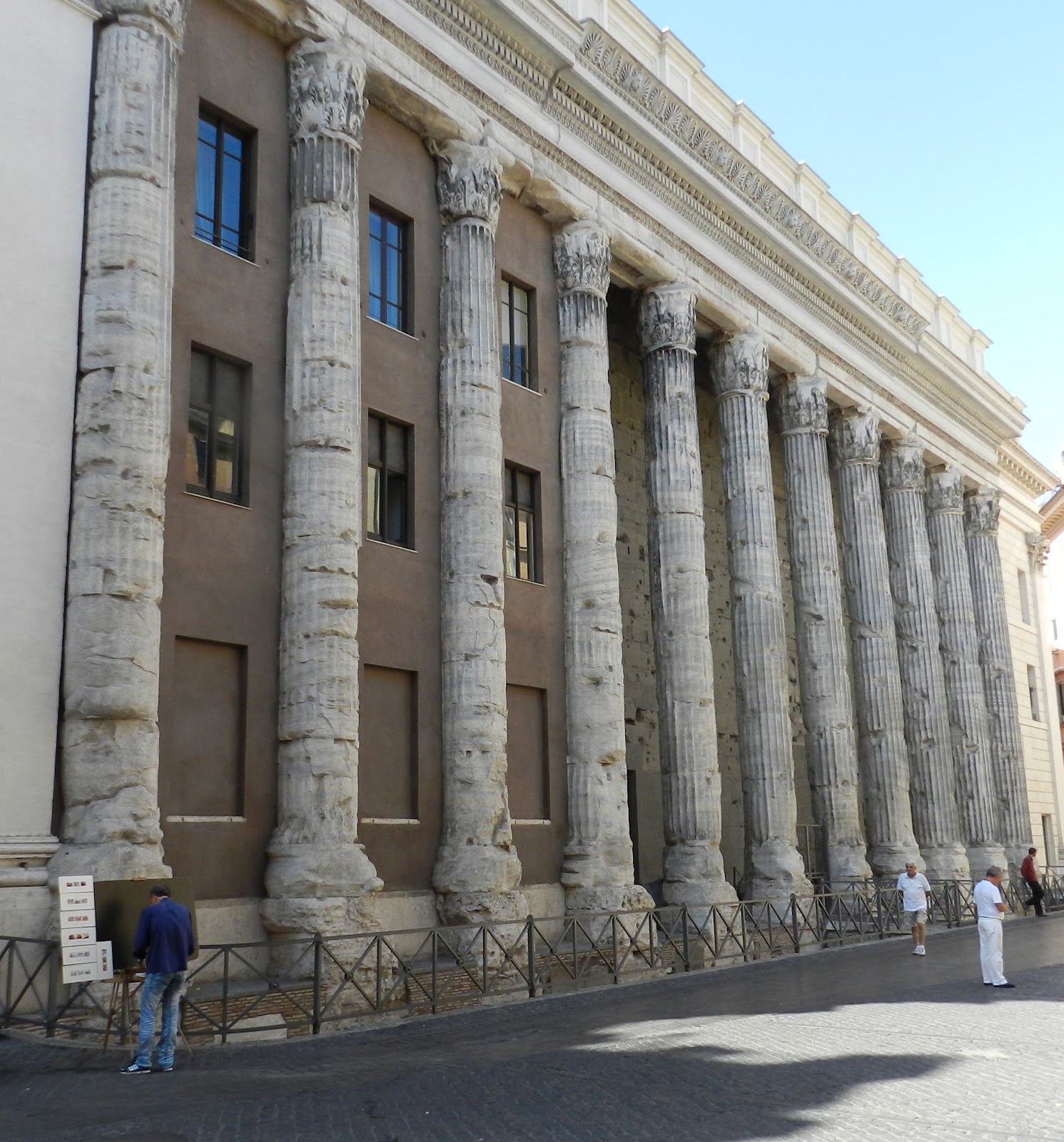 ROMA, CAPUT MUNDI: EL TEMPLO DE ADRIANO