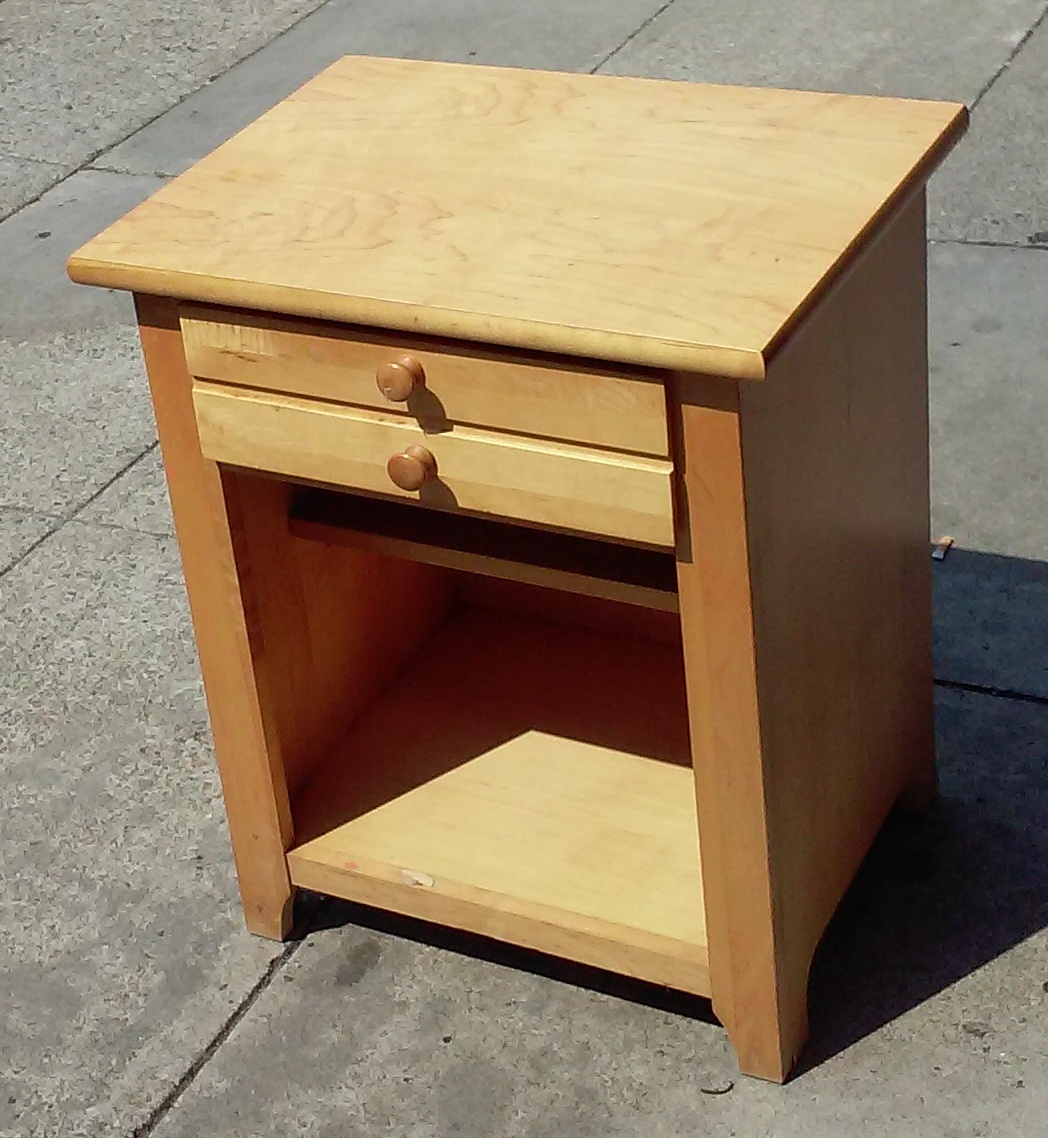 UHURU FURNITURE & COLLECTIBLES SOLD 5277 Stanley Blond Maple