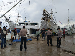 Operasi Yustisi , Polres Pelabuhan Makassar Terapkan Protokol Kesehatan di Pelabuhan Paotere 