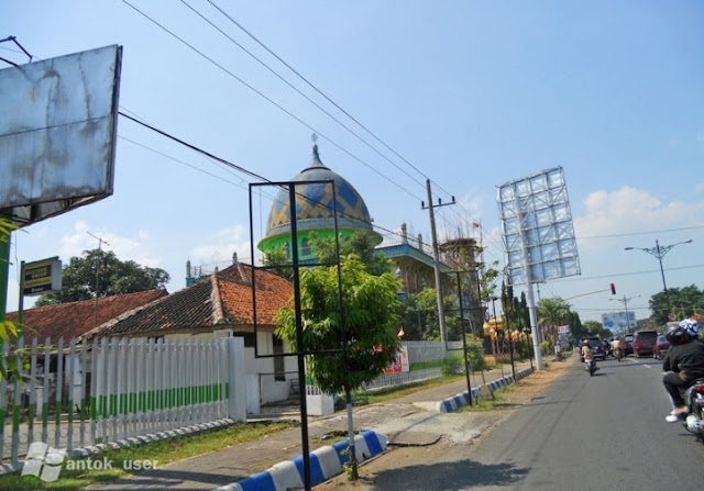 Penasaran Dengan Alun Kota Mejayan Kabupaten Madiun Berikut Penampakannya The Colour Of Indonesia