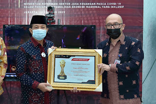 FACHRORI DIANUGERAHI TPAKD AWARD 2020 FACHRORI DIANUGERAHI TPAKD AWARD 2020
