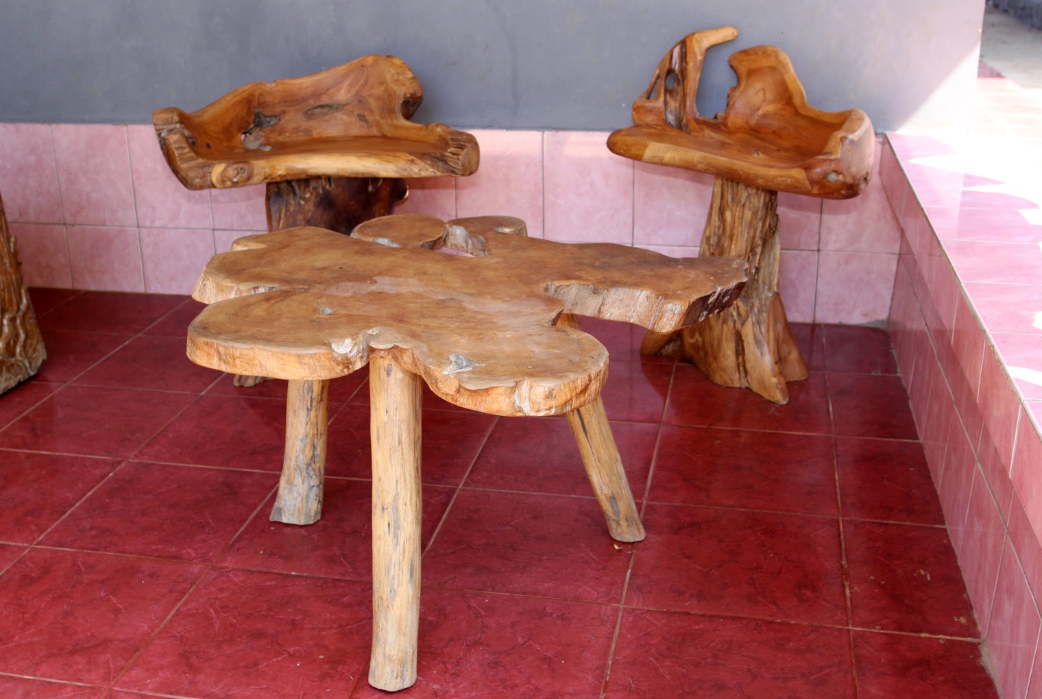  Kerajinan  tangan  dan furniture akar kayu  jati  Furniture 