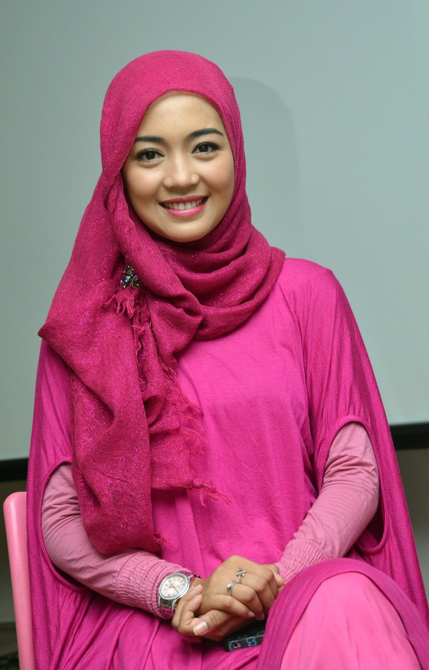 Indonesia viral jilbab. Малазийский хиджаб. Индонезия хиджаб. Хиджаб фото. Твайс хиджаб.