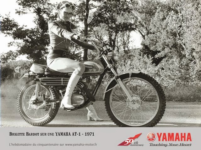 Bridget Bardot moto