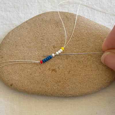 制作串珠雏菊花