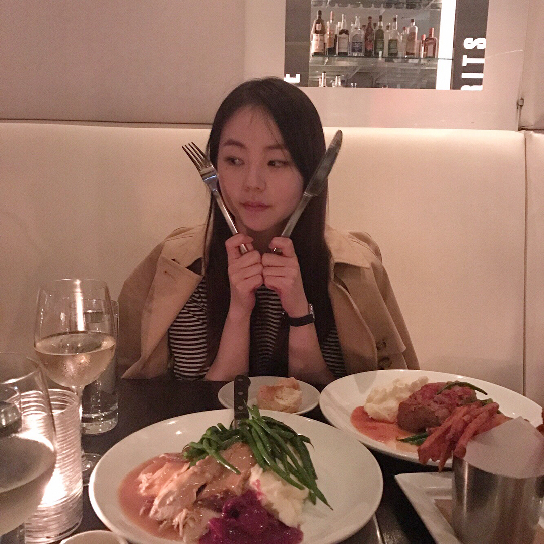sohee greets fans with her photos from new york sohee greets fans with her photos from new york