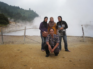 sikidang crater, dieng