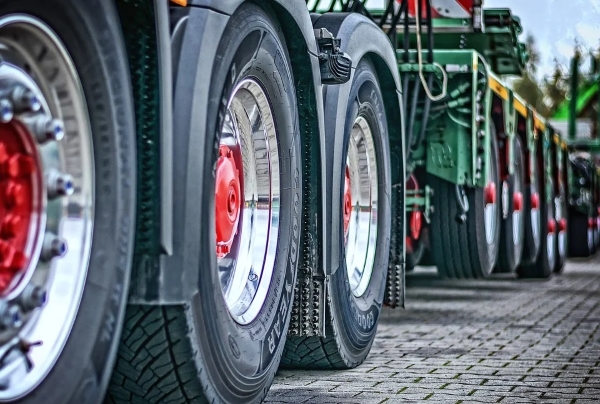 camion sabbia e cemento