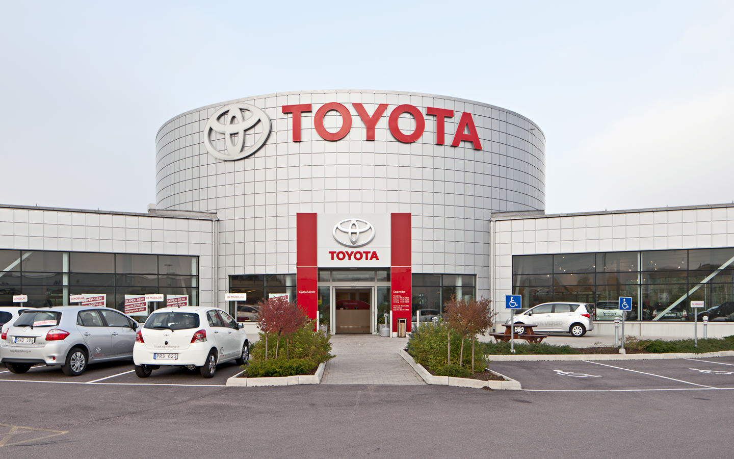 Jaringan Authorized Toyota Main Dealer di Indonesia: Pilar Keberhasilan Toyota di Tanah Air