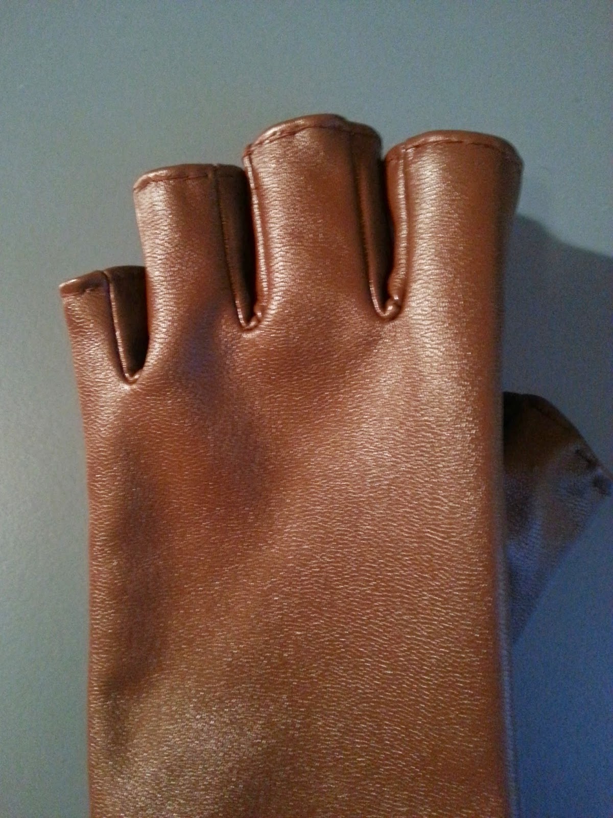 Fingerless gloves from leather gloves tutorial Auris Lothol