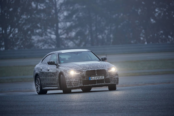 BMW i4 sedan elétrico tem vídeo de teste dinâmico revelado