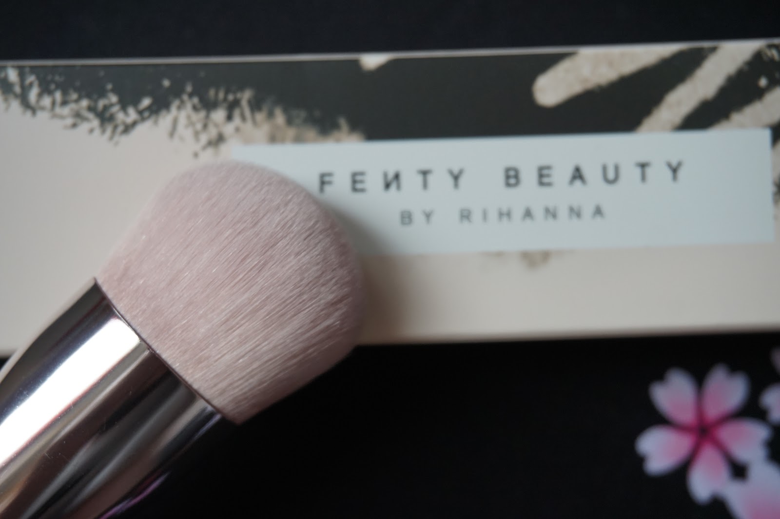 110 Foundation brush Fenty Beauty ♔ Cipria & Cioccolato