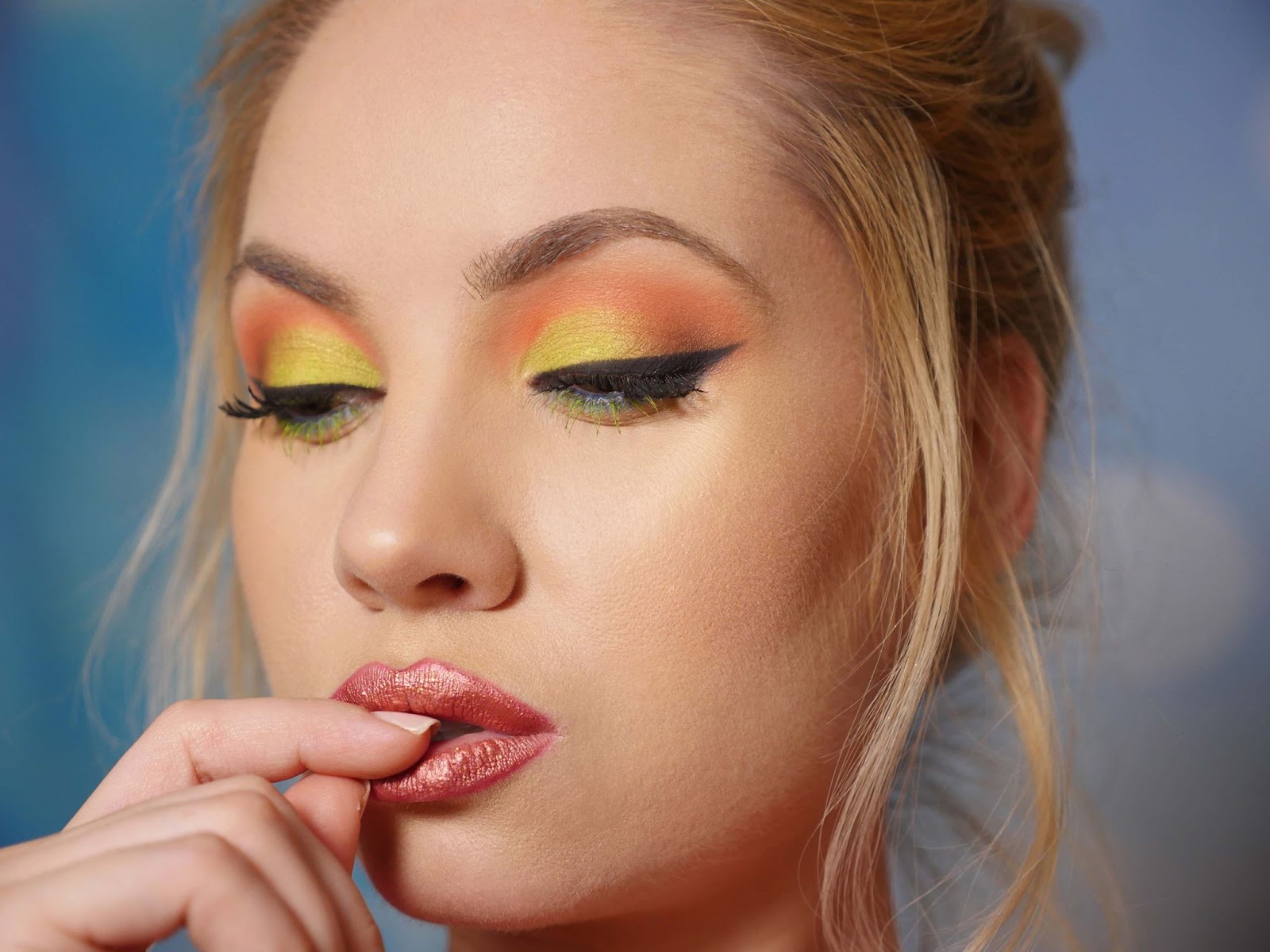 Bright & Bold Spring Makeup Look.