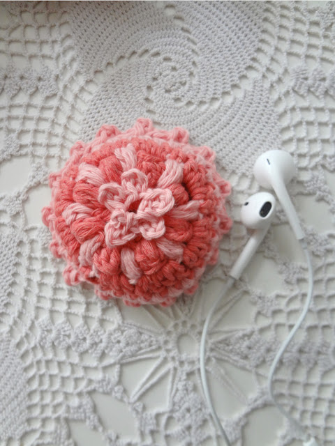 Crochet Ear-Pods Holder - free pattern