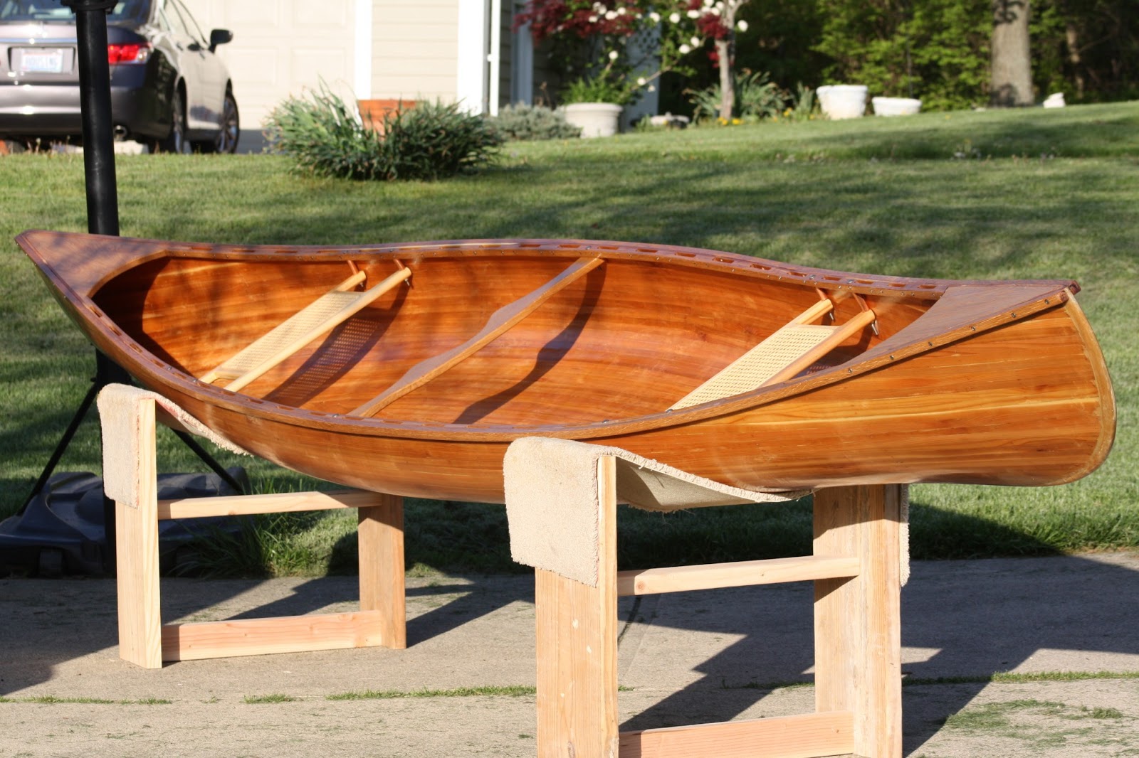 Cedar Strip Canoe Varnishing the Canoe