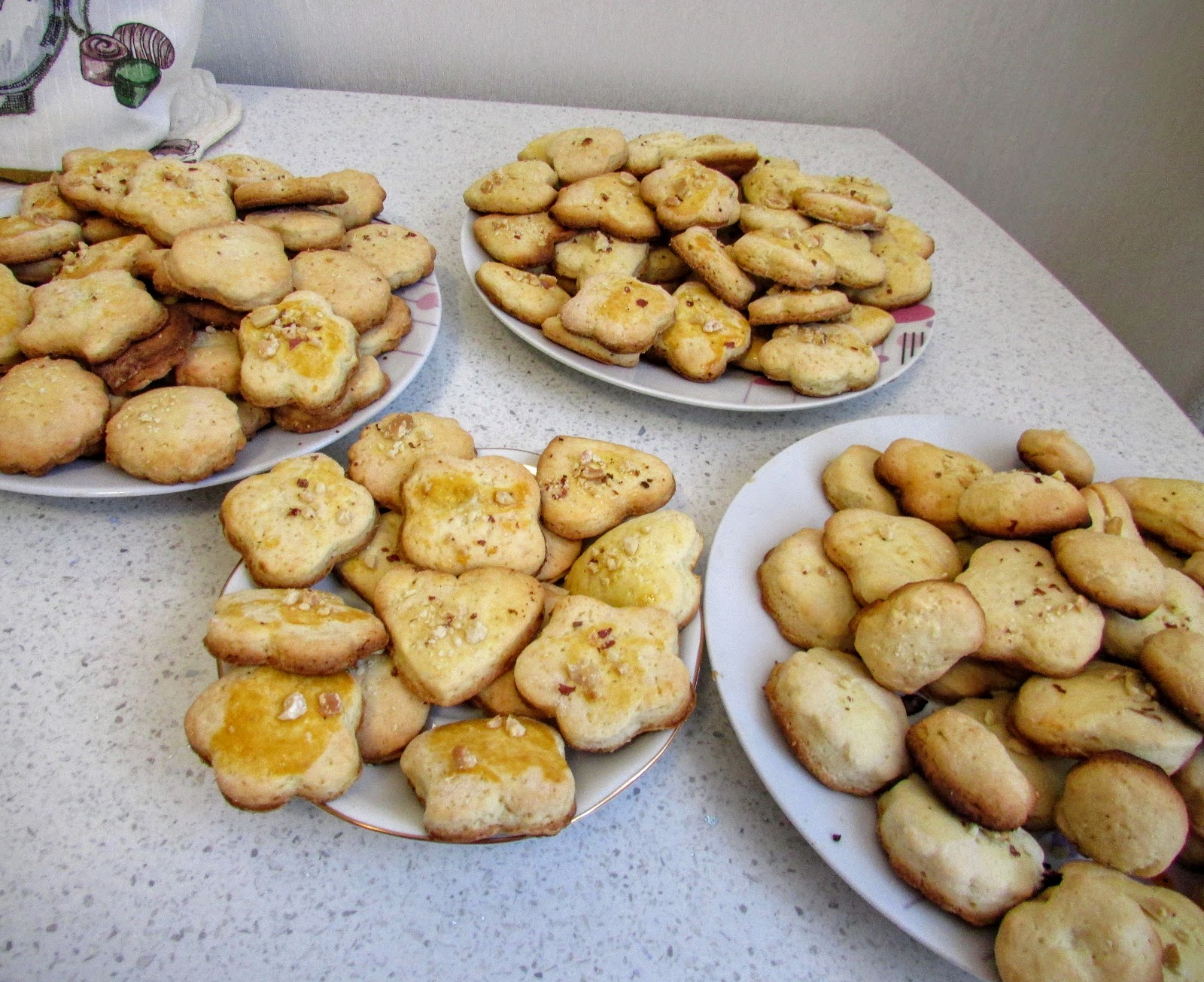 печенье на вареных желтках. печенье из желтков. печенье на желтках и сметане. печенье из желтков. мягкое рассыпчатое печенье.