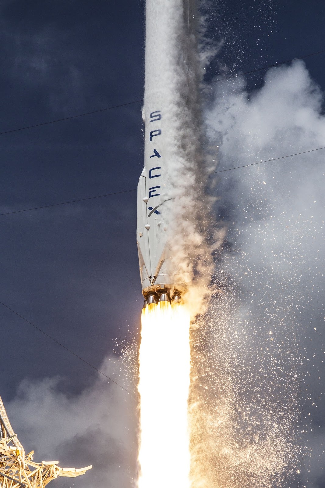 47. How does spaceX make reusable rockets? What is spaceX falcon?