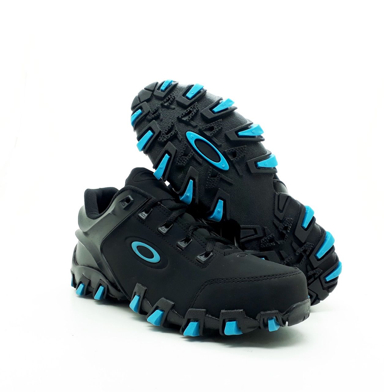 bota oakley mechanism