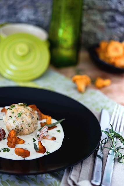 stuttgartcooking: Pfifferlinge im Estragon-Rahm mit Semmelknödeln stuttgartcooking: Pfifferlinge im Estragon-Rahm mit Semmelknödeln