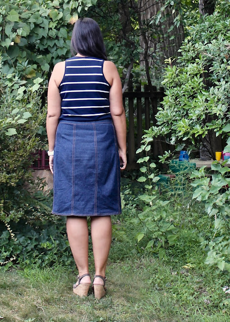 Itch to Stitch Lago Tank sewing pattern review by the Itinerant Seamstress.