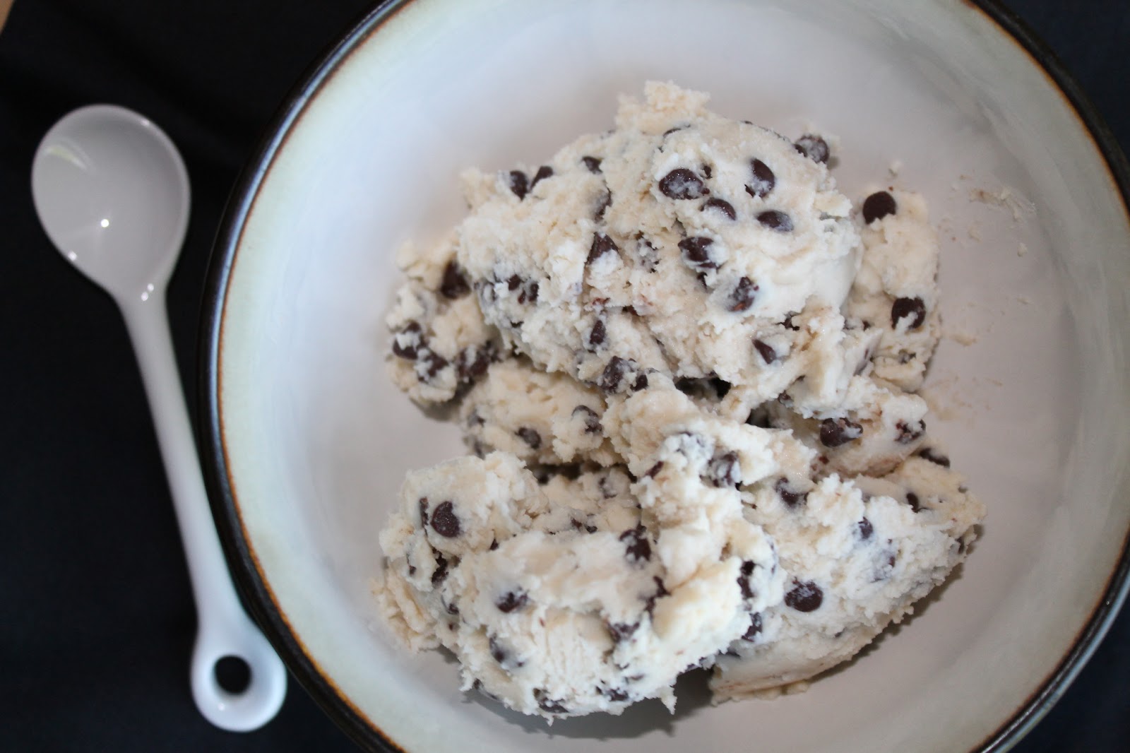 Life on Food: Chocolate Chip Cookie Dough Frozen Yogurt