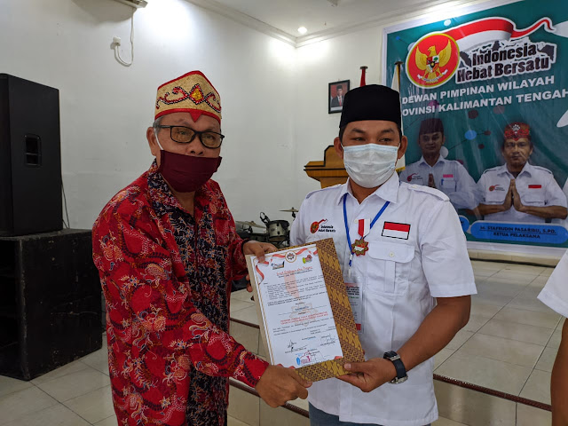 Rahmanto Raih Lencana Tanda Jasa Kehormatan Tokoh Dayak Kalteng Tahun 2020 "Ini Suatu Kehormatan bagi Kami"