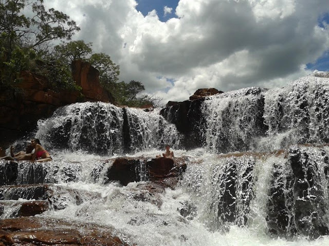 Cachoeira na Praia das Lajes em Cristalina