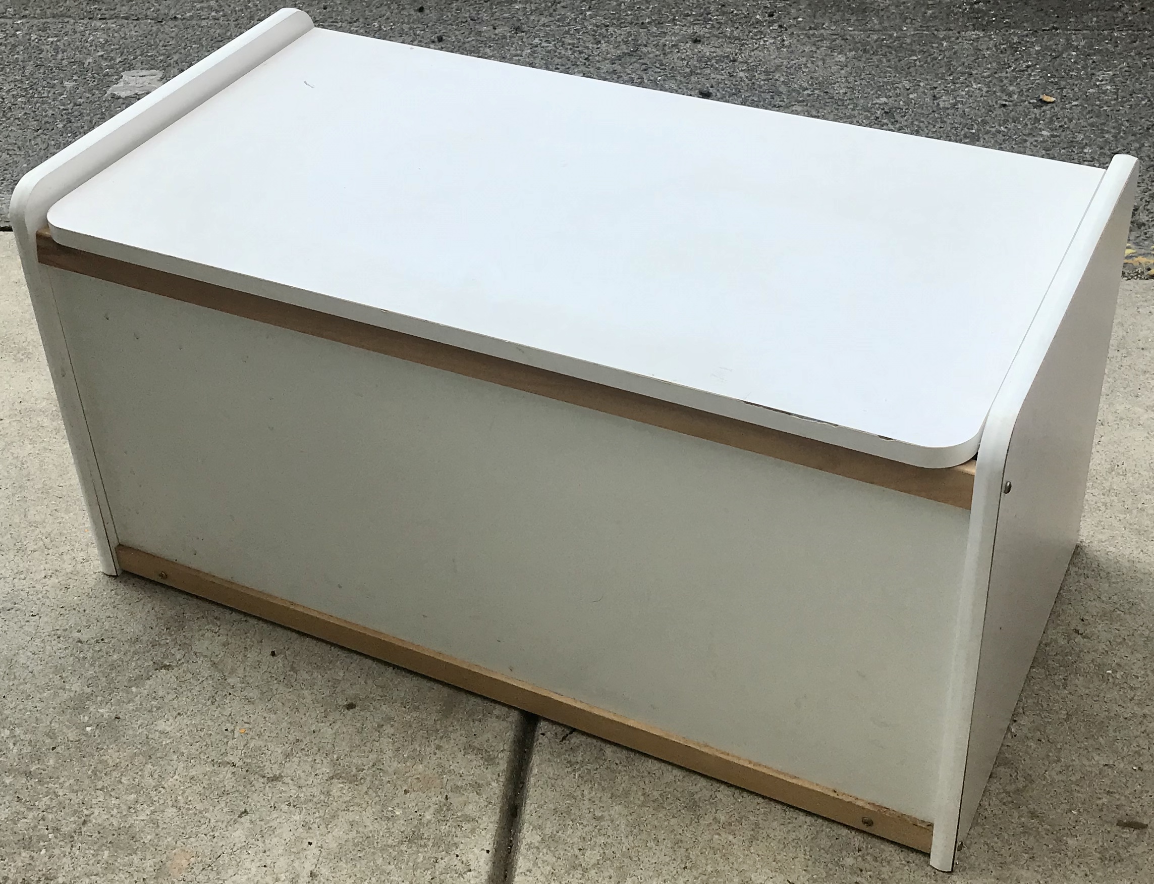 Uhuru Furniture & Collectibles White Toy Chest 45 SOLD