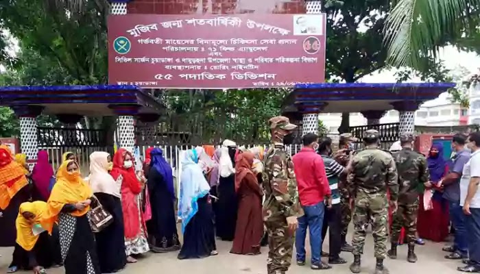 The Bangladesh Army has served 9,999 pregnant mothers across the country সারাদেশে ৯,৯৯৯ জন গর্ভবতী মা’কে সেবা দিয়েছে বাংলাদেশ সেনাবাহিনী
