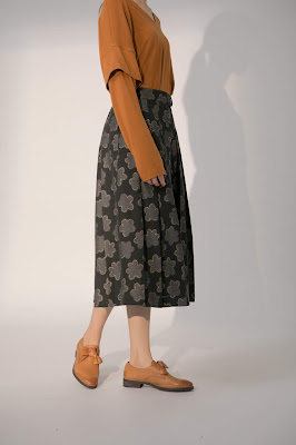 星星花島金邊排釦過膝長裙