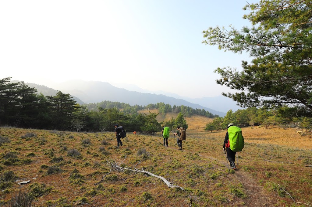 盆駒山登山路線走向馬博拉斯山