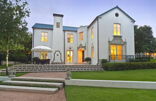 Take A White Hot Tour Of A 1920s Dallas Mediterranean Mansion The Glam Pad